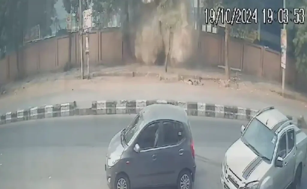 Delhi Bumb Blast On School Boundary