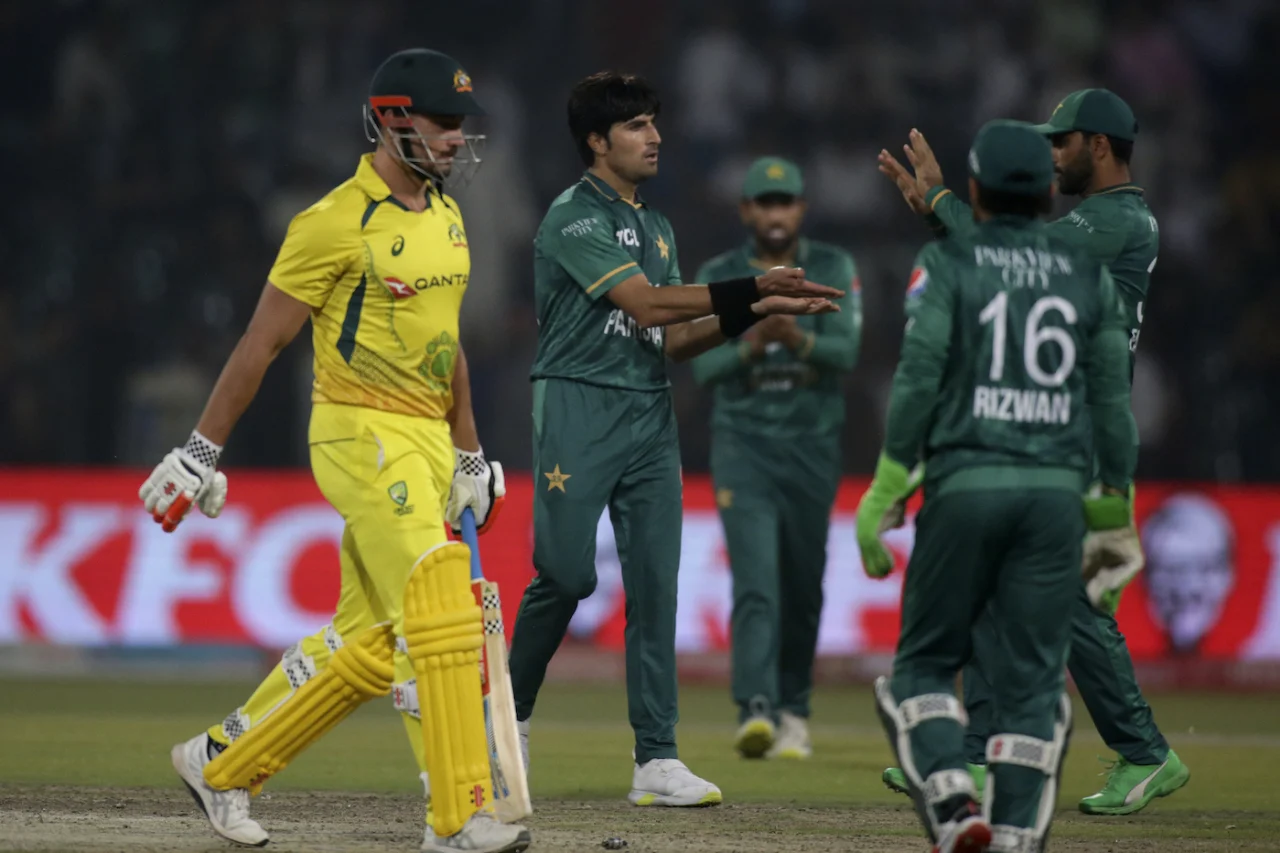 AUS vs PAK Live Cricket Update With Dream 11